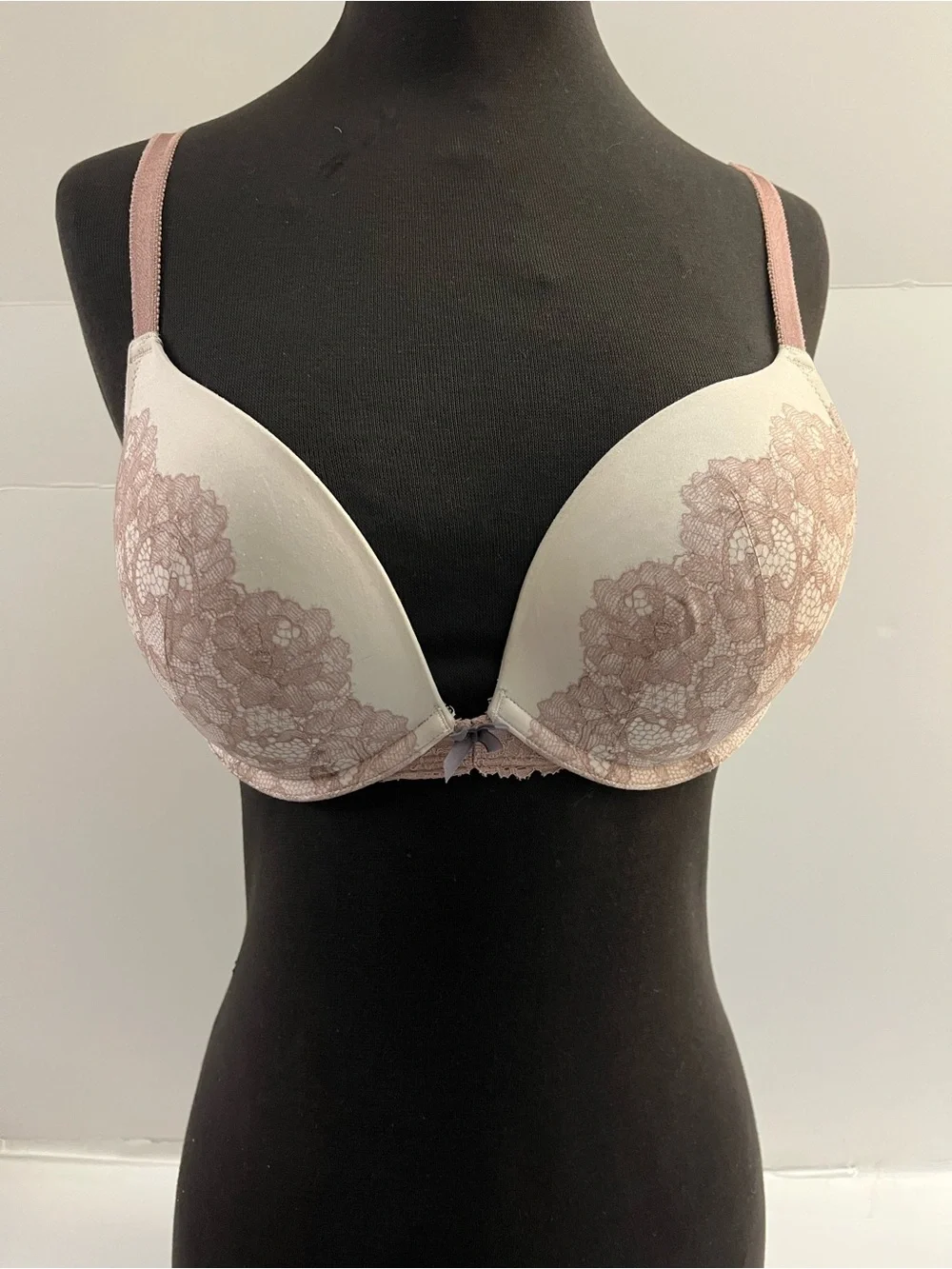 Victoria's Secret Pink Lace-Accent Cream Push-Up Bra 32DD